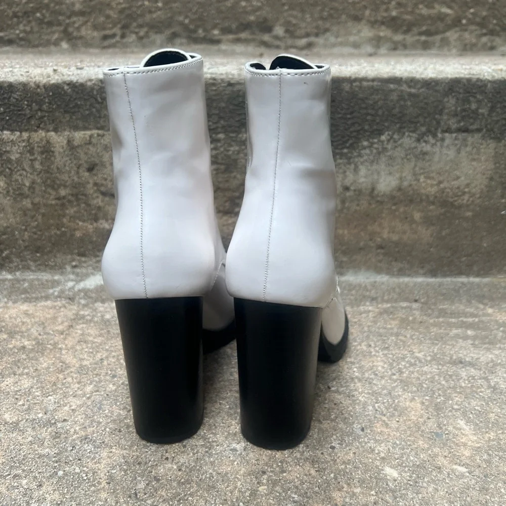 BCBGeneration White Ankle Boots with Zipper Detail